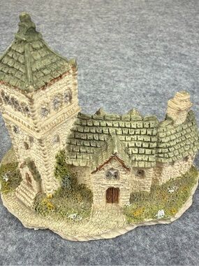 Russ Berrie Co Cottage #6912 Resin House – Vintage Collectible